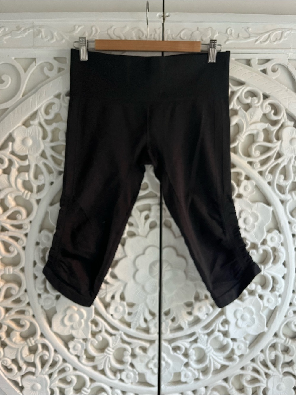 Lululemon Black Ruched Mesh Crop Leggings Yoga Pants Size 8